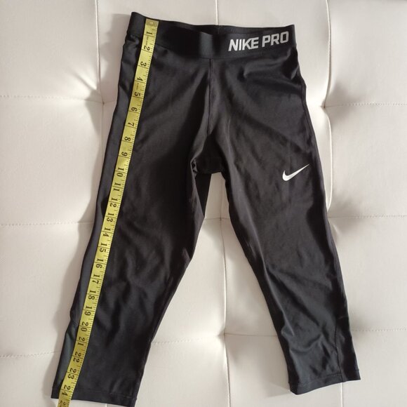 Nike Pro Girls' Dri-FIT  3/4 Length Capri Leggings Black Size L - Picture 1 of 8